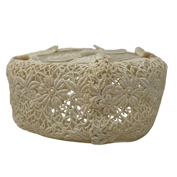Vintage 1960s Ivory Pillbox Hat Floral Lace Overlay Velvet Accents Sz S - Picture 2 of 5